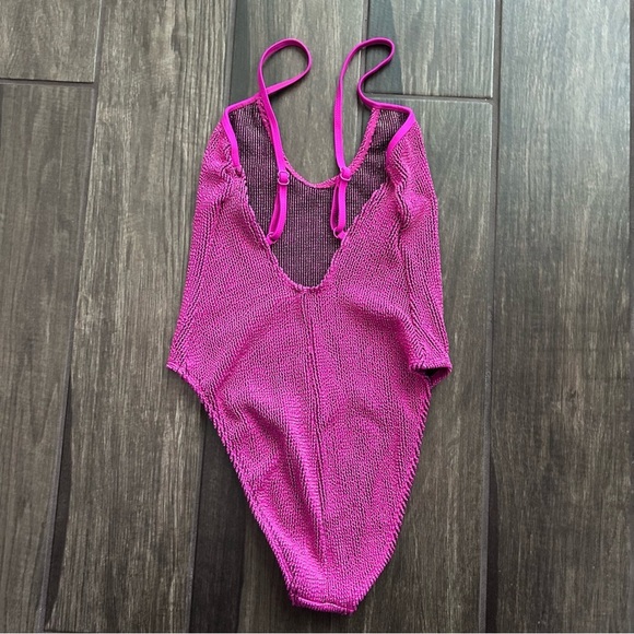 Good American Always Fits Sculpt One Piece Swimsuit in Fuchsia Pink Sz S/M - Picture 5 of 7